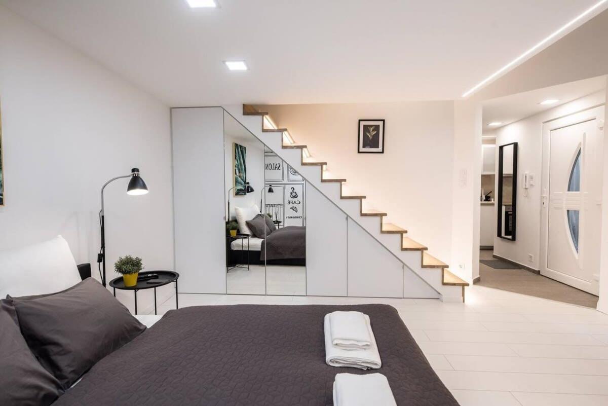 Renovated Design Close To The Danube * Budapešť
